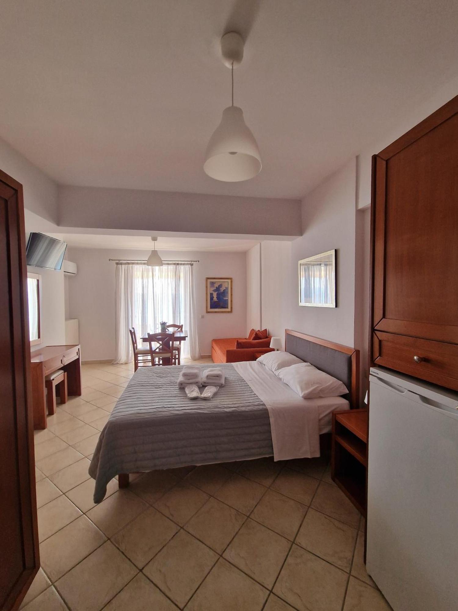 Porto Xronia Aparthotel Khrónia Exterior foto